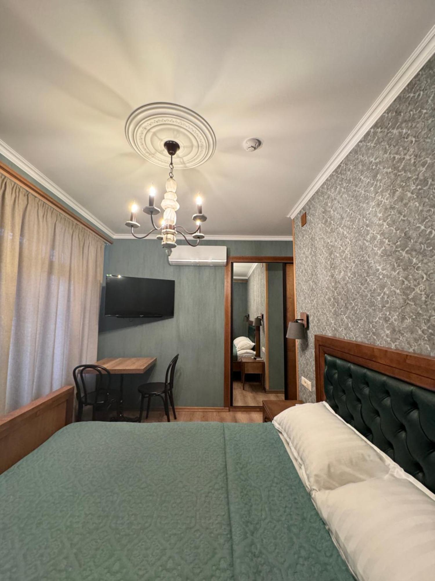 Hotel Vinoodor - Ვინოოდორ à Telavi Extérieur photo